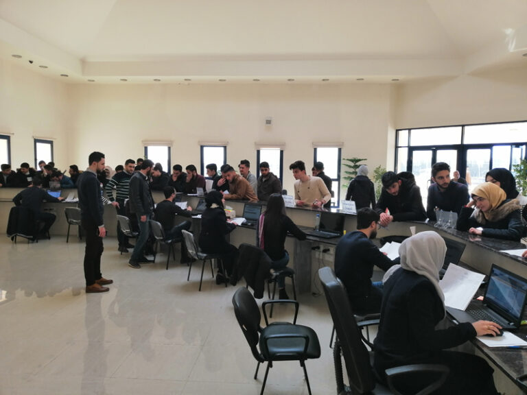 من أجواء المفاضلة والتسجيل في الجامعة الوطنية الخاصة